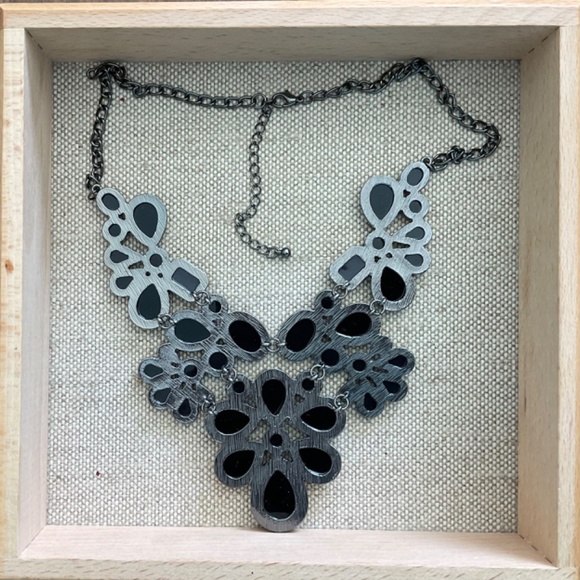 Faceted Gunmetal Stone Statement Necklace - Picture 2 of 4